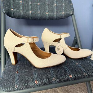 New Women's White Giani Bernini Velmah Faux Leather Mary Jane Heels Size 8.5